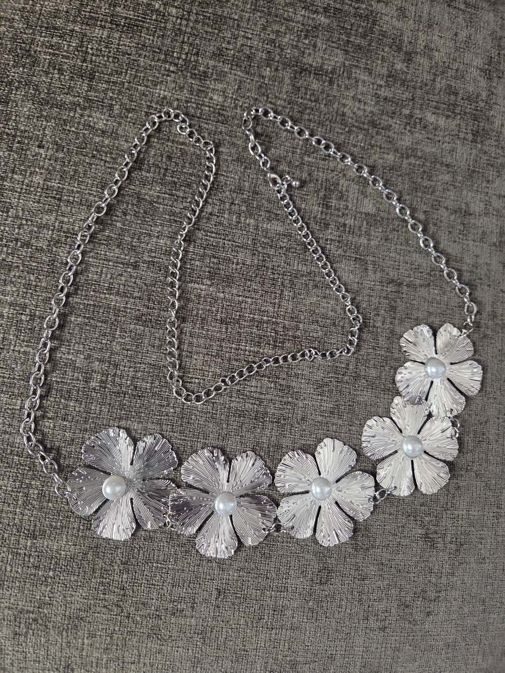 Silver Floral Pearl Accent Chain Belt - Picture 2 of 4